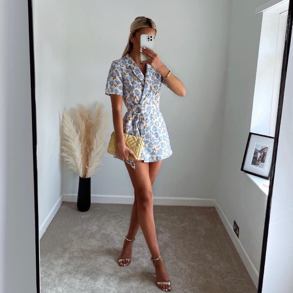 🆕(NWT) ZARA Bloggers Fav “The Elen Jumpsuit”. Floral. Belted. Size XS.